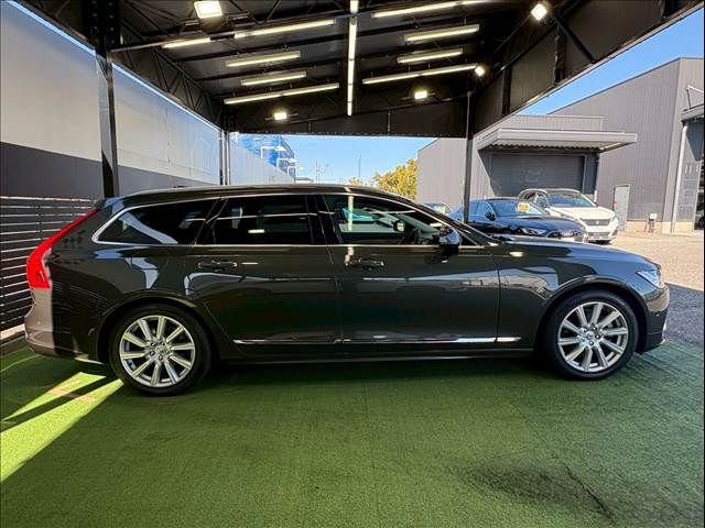 VOLVO V90 2020 Image 31