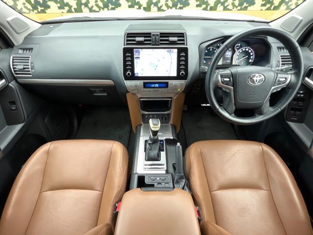 TOYOTA LANDCRUISER PRADO 2022 Image 31