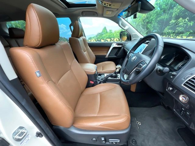 TOYOTA LANDCRUISER PRADO 2022 Image 31