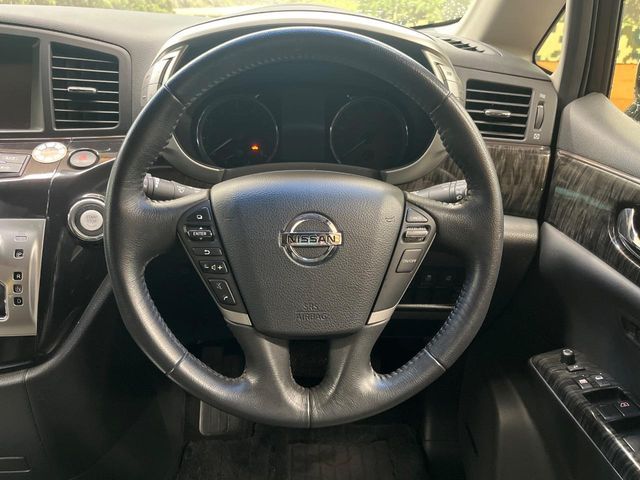 NISSAN ELGRAND 2016 Image 31