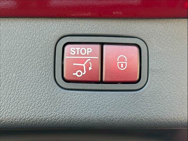 MERCEDES BENZ C CLAS 2023 Image 31