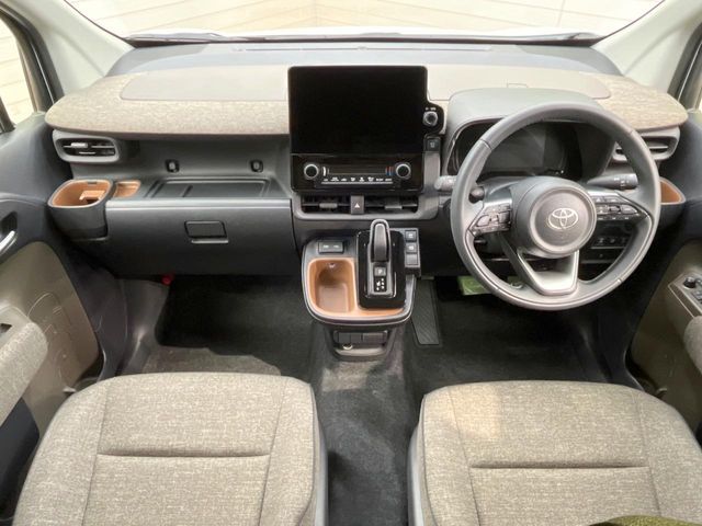 TOYOTA SIENTA HYBRID 2025 Image 31