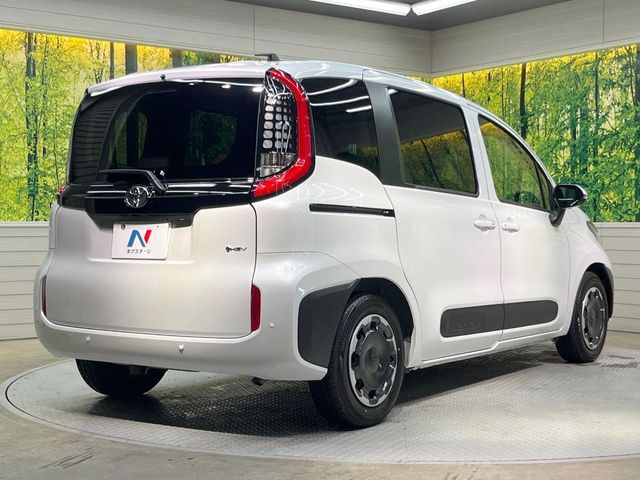 TOYOTA SIENTA HYBRID 2025 Image 31