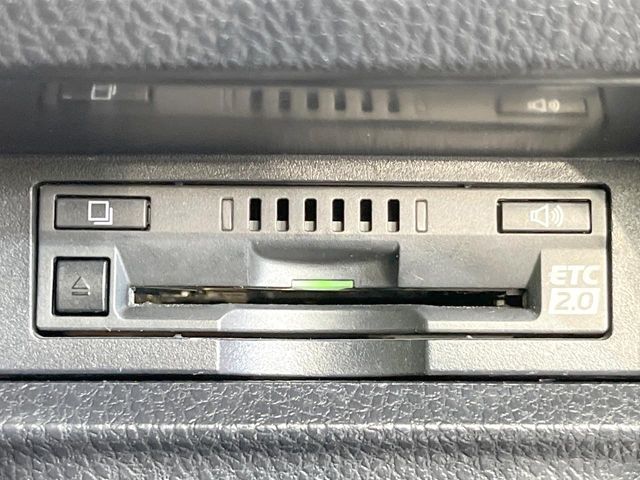 TOYOTA VOXY 2019 Image 31