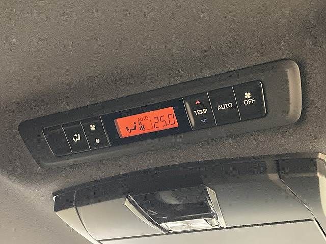 TOYOTA VOXY 2021 Image 31