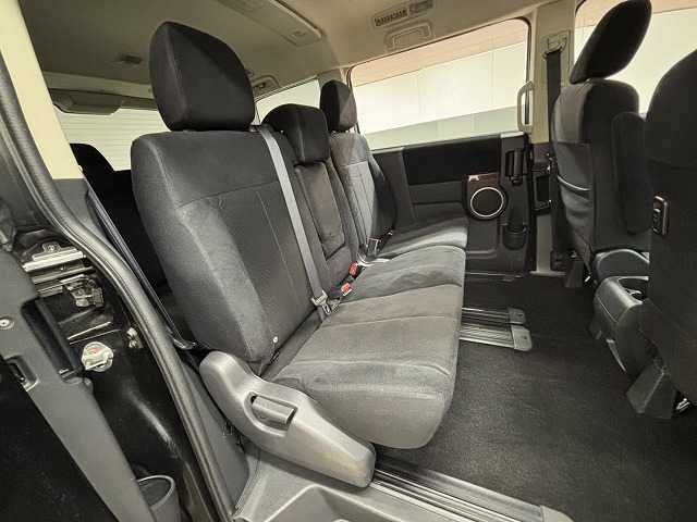 MITSUBISHI DELICA D:5 2WD 2012 Image 31