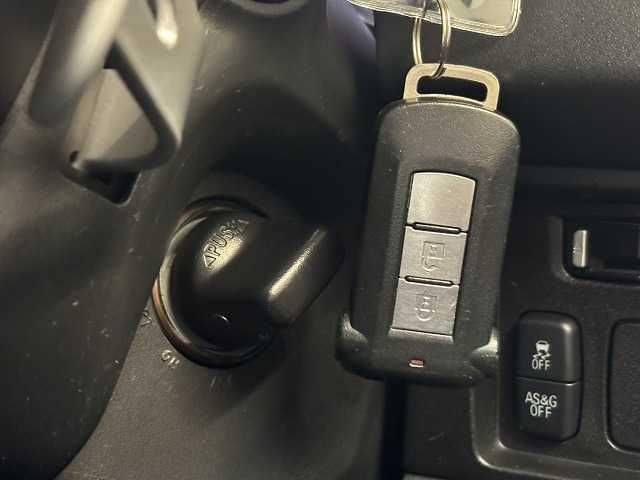 MITSUBISHI DELICA D:5 2WD 2012 Image 31