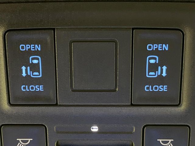 TOYOTA VOXY HYBRID 2023 Image 31