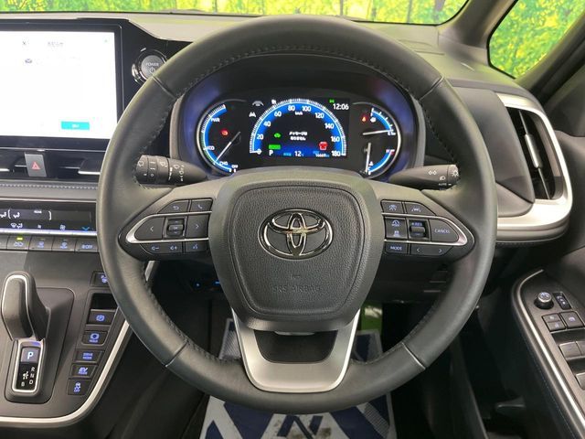 TOYOTA VOXY HYBRID 2023 Image 31