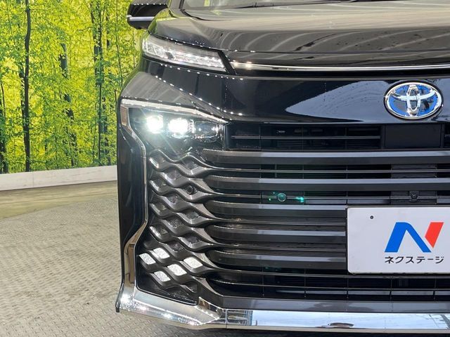 TOYOTA VOXY HYBRID 2023 Image 31