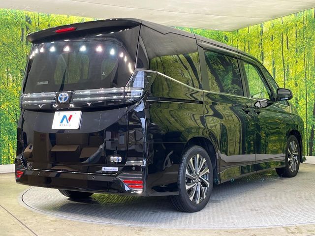 TOYOTA VOXY HYBRID 2023 Image 31