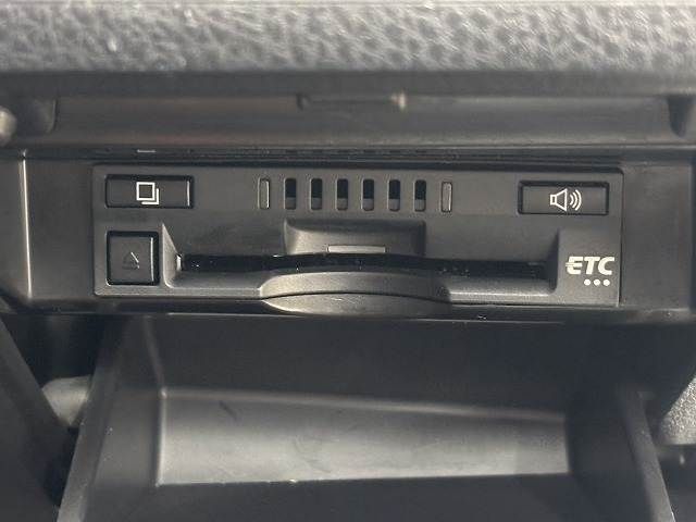 TOYOTA CAMRY HYBRID 2017 Image 31