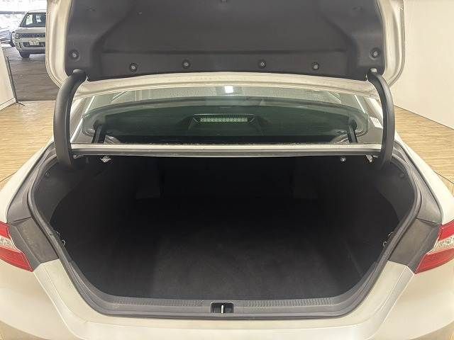 TOYOTA CAMRY HYBRID 2017 Image 31