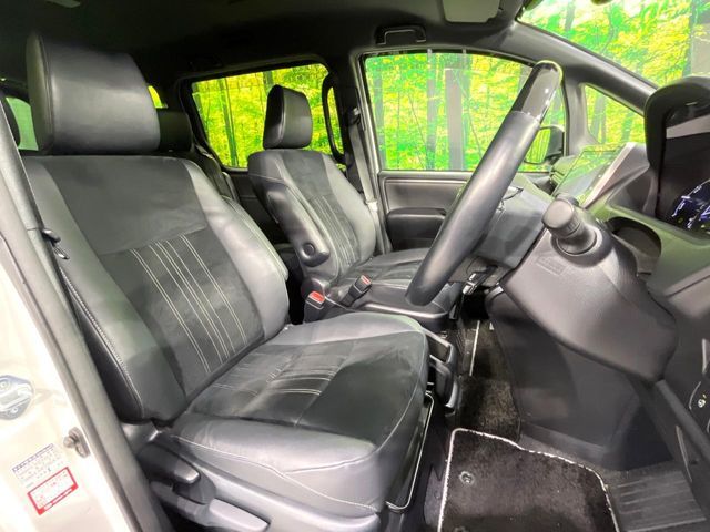 TOYOTA ESQUIRE HYBRID 2019 Image 31