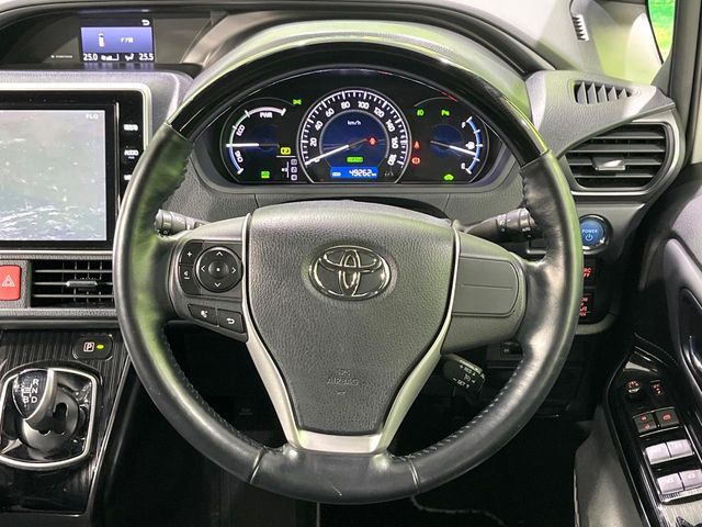 TOYOTA ESQUIRE HYBRID 2019 Image 31