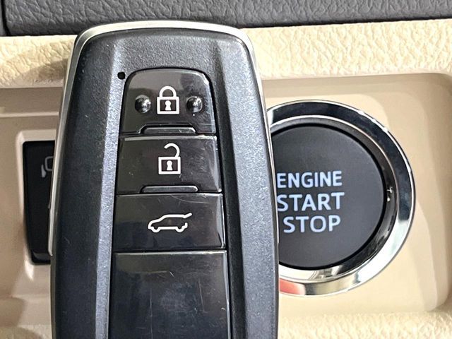 TOYOTA LANDCRUISER PRADO 2023 Image 31