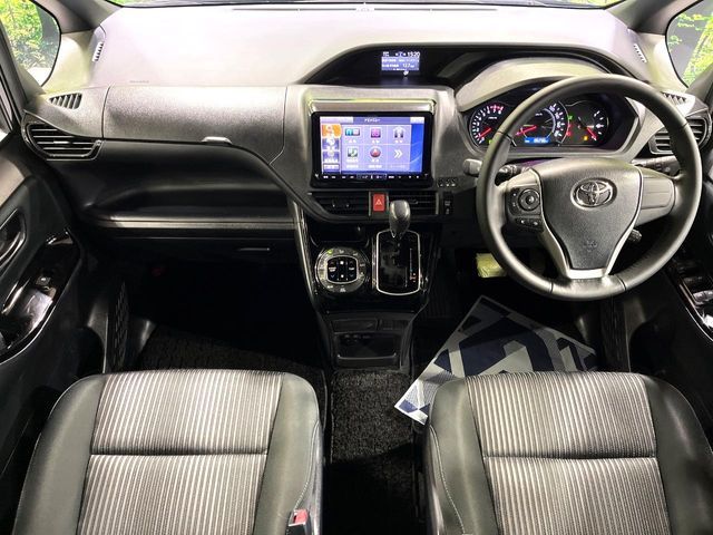 TOYOTA VOXY 2017 Image 31