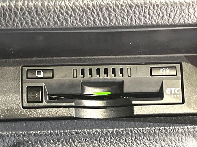 TOYOTA VOXY 2017 Image 31