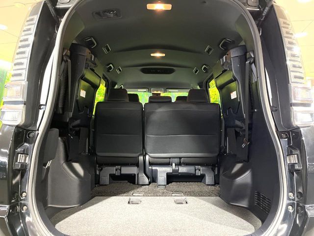 TOYOTA VOXY 2017 Image 31