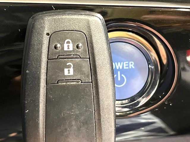 TOYOTA PRIUS 2019 Image 31