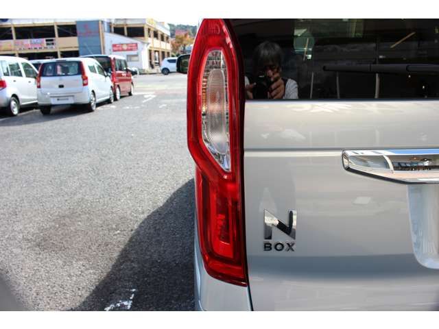 HONDA N BOX 2017 Image 31