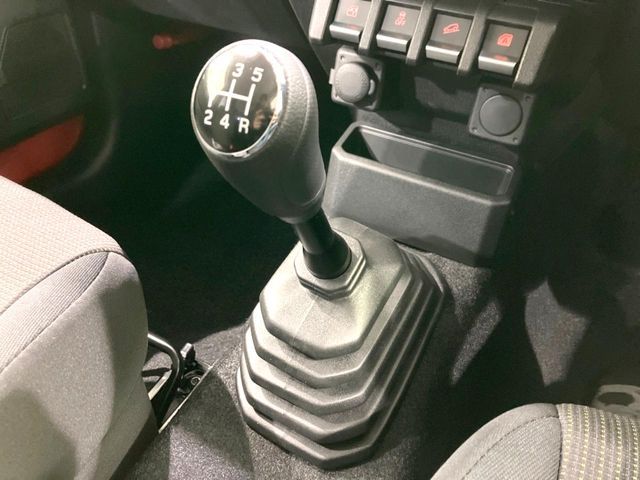 SUZUKI JIMNY NOMADE 2026 Image 31