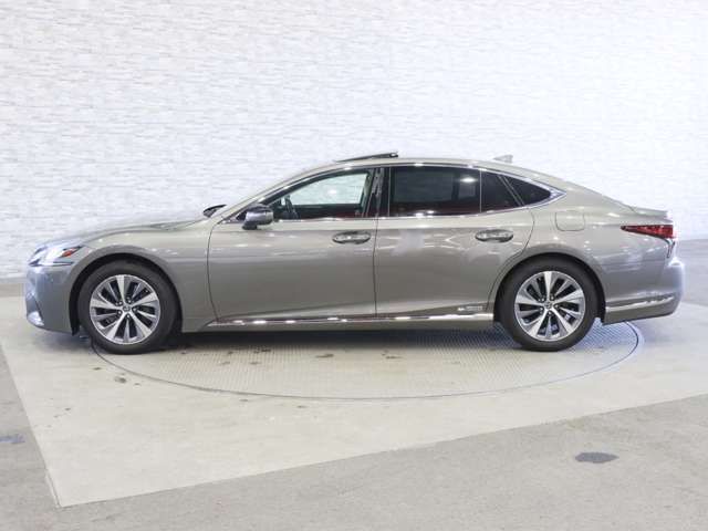 TOYOTA LEXUS LS500H 2018 Image 31