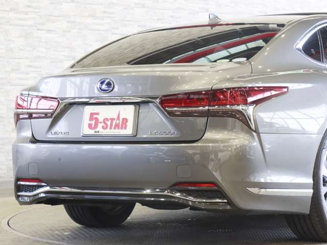 TOYOTA LEXUS LS500H 2018 Image 31