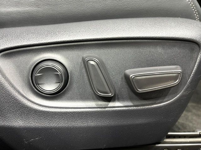 TOYOTA RAV4 HYBRID 4WD 2019 Image 31