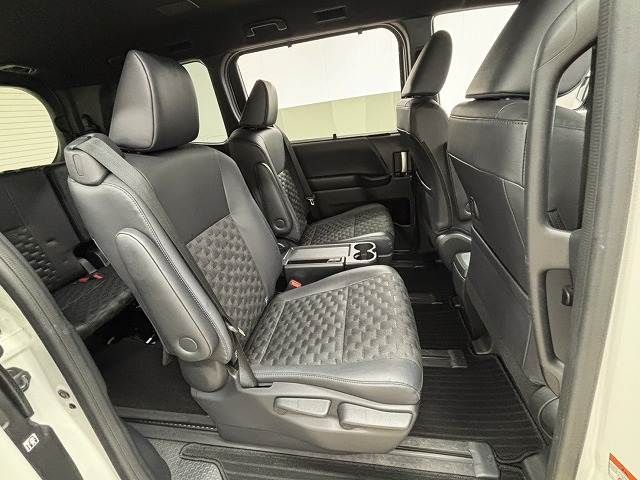 TOYOTA VOXY HYBRID 2023 Image 31