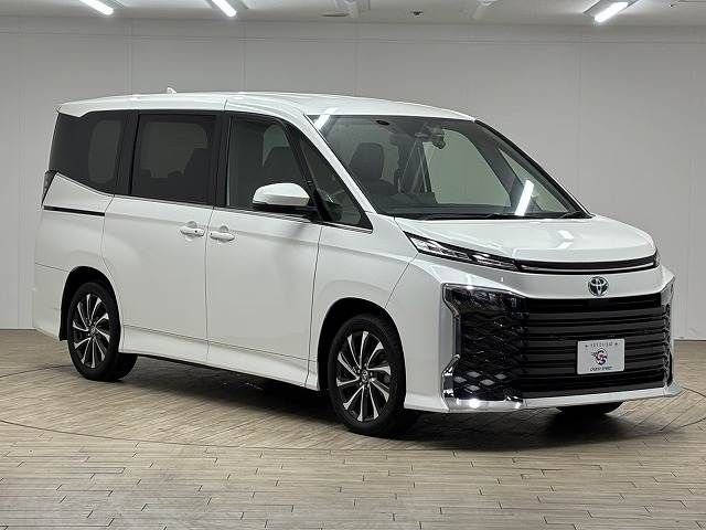 TOYOTA VOXY HYBRID 2023 Image 31