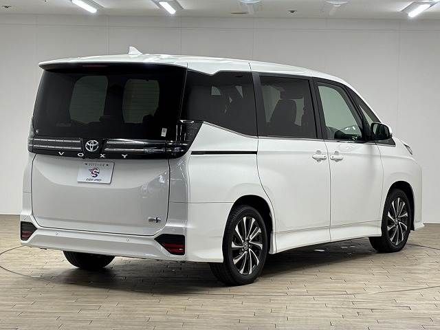TOYOTA VOXY HYBRID 2023 Image 31