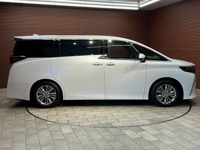 TOYOTA ALPHARD HYBRID 2026 Image 31