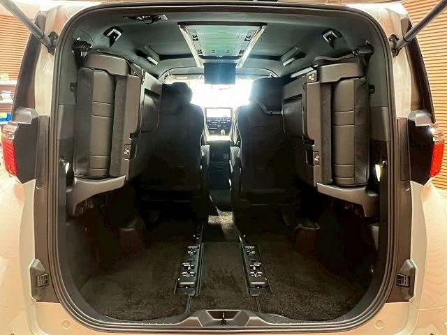 TOYOTA ALPHARD HYBRID 2026 Image 31