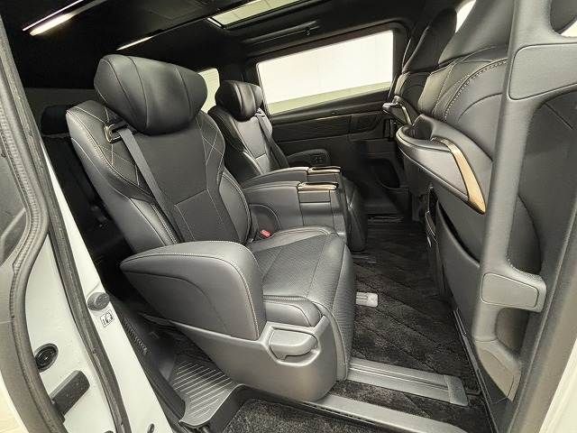 TOYOTA VELLFIRE  HYBRID 2024 Image 31