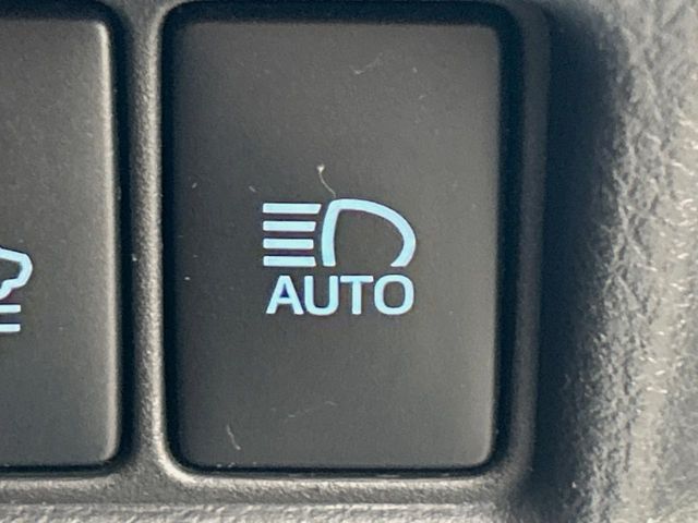 TOYOTA C-HR 2017 Image 31