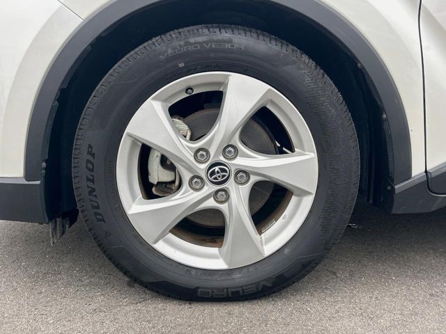 TOYOTA C-HR 2017 Image 31