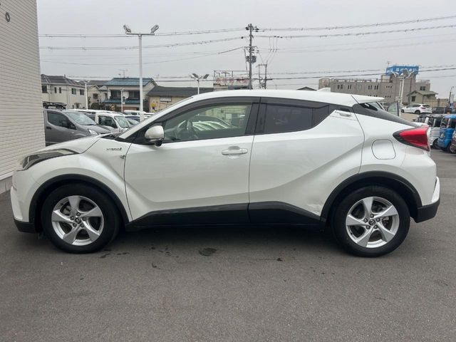 TOYOTA C-HR 2017 Image 31