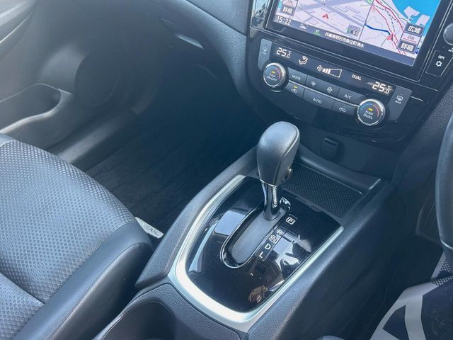 NISSAN X-TRAIL 2WD 2018 Image 31