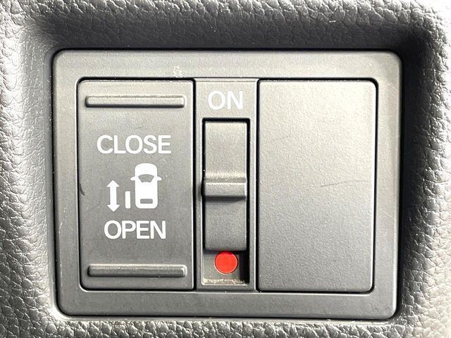 HONDA N BOX CUSTOM 2020 Image 31