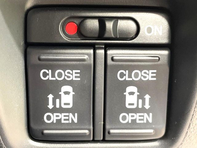 HONDA N BOX 2015 Image 31