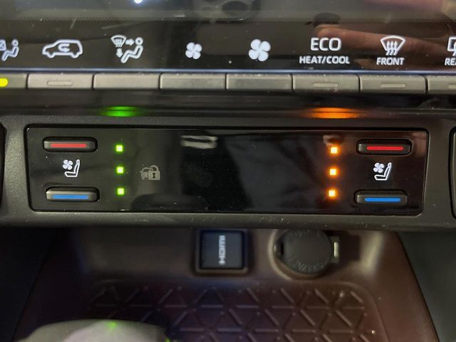 TOYOTA RAV4 HYBRID 4WD 2023 Image 31