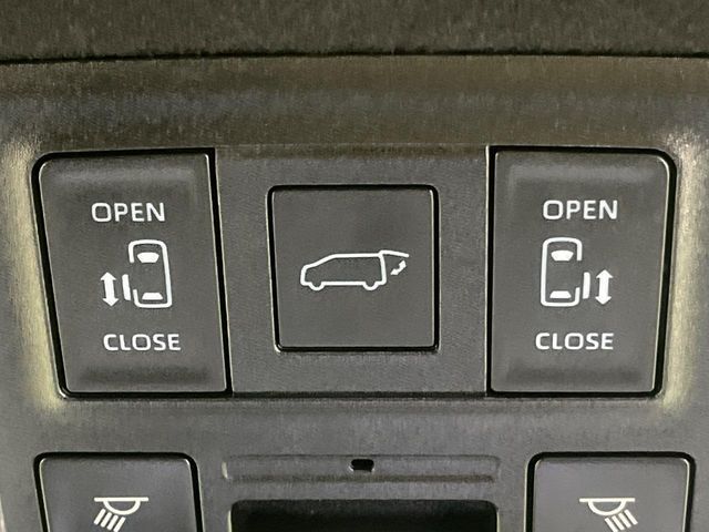 TOYOTA NOAH HYBRID 4WD 2022 Image 31