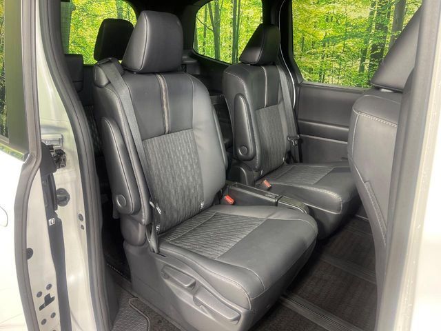 TOYOTA NOAH HYBRID 4WD 2022 Image 31