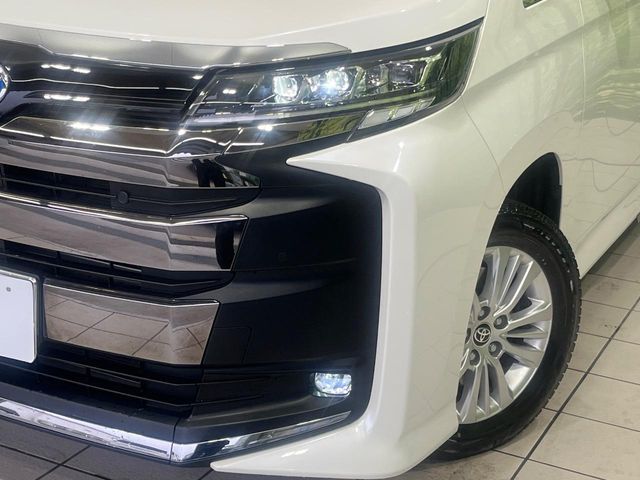 TOYOTA NOAH HYBRID 4WD 2022 Image 31