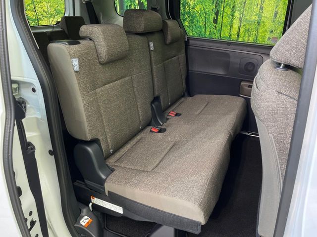 TOYOTA SIENTA HYBRID 2025 Image 31