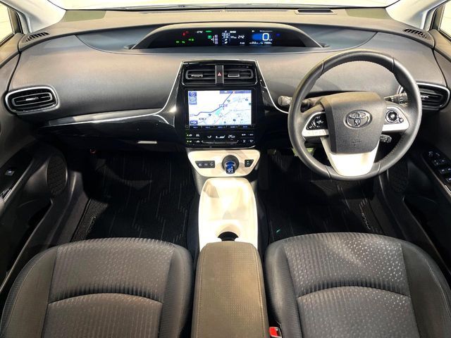 TOYOTA PRIUS 2017 Image 31