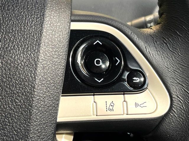 TOYOTA PRIUS 2017 Image 31