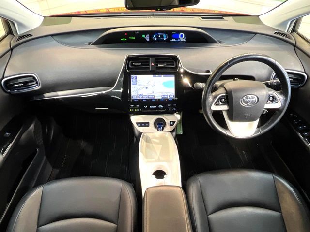 TOYOTA PRIUS 2016 Image 31