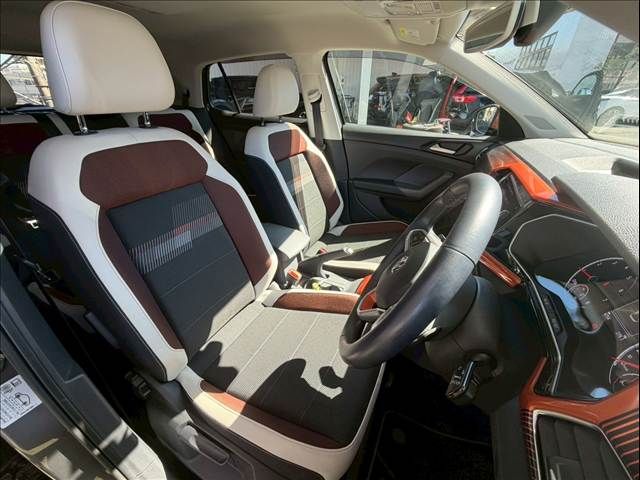 VOLKSWAGEN T-CROSS 2020 Image 31